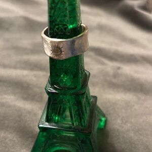 Sterling Silver Sunburst Band Ring - Green Accent